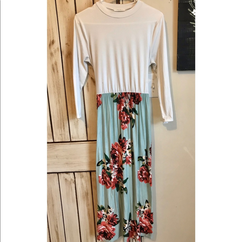 Dress - Picture 3 of 3